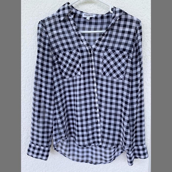 𝅺express Button up Blouse - Picture 2 of 5